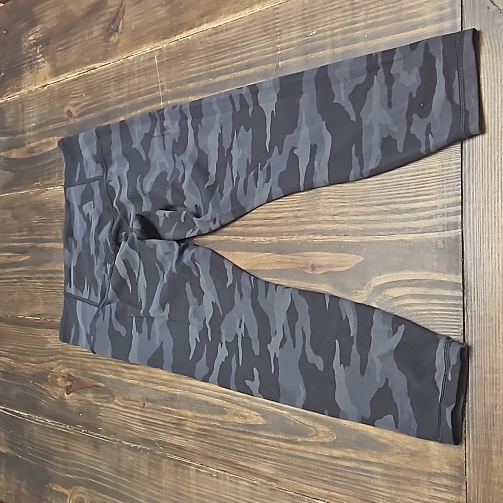 Athleta Elation Camo 7/8 Tight MP - Picture 5 of 5
